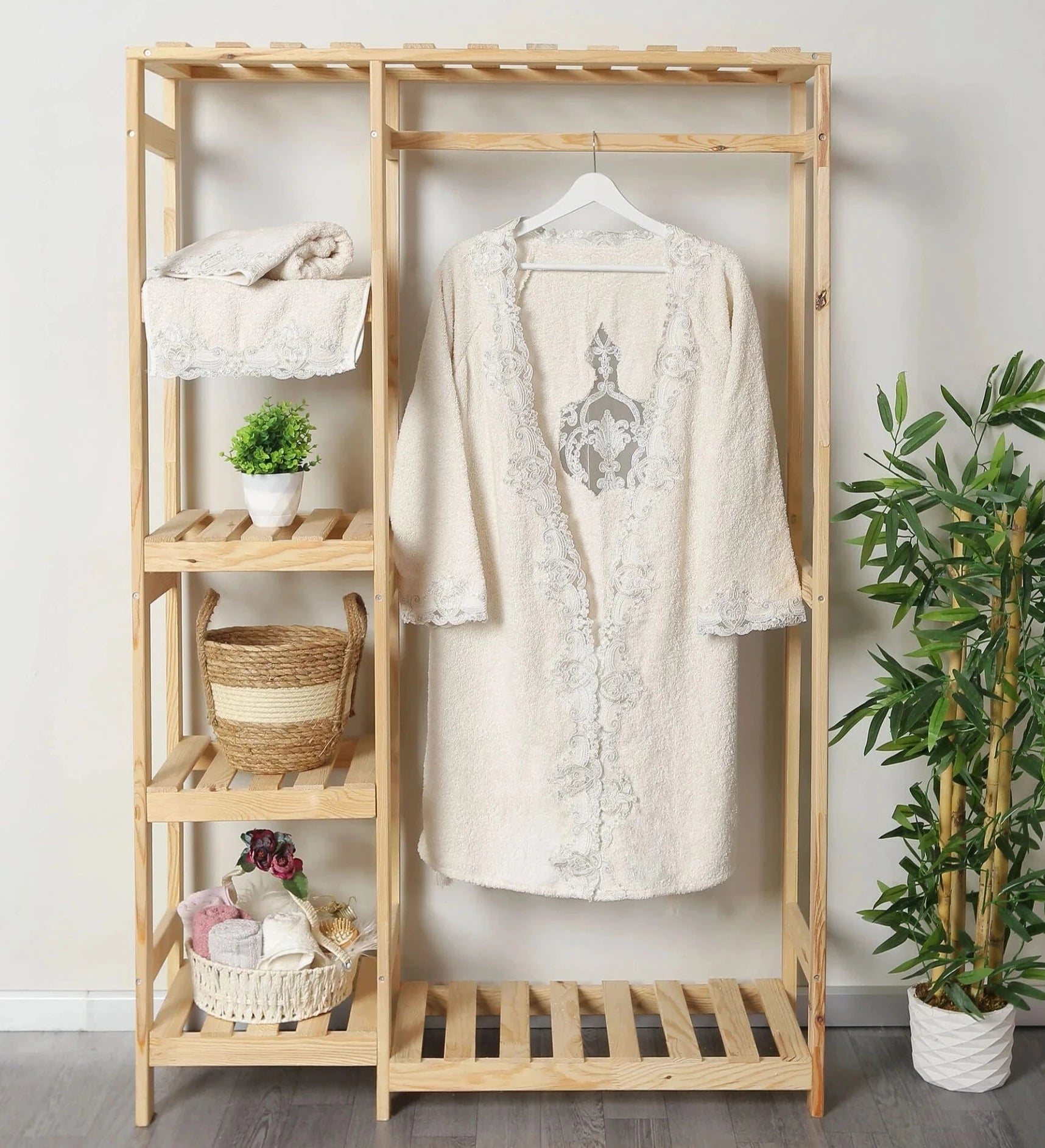 Loolpi Home Askılık Ahşap Elbise Askılığı 4 Raflı