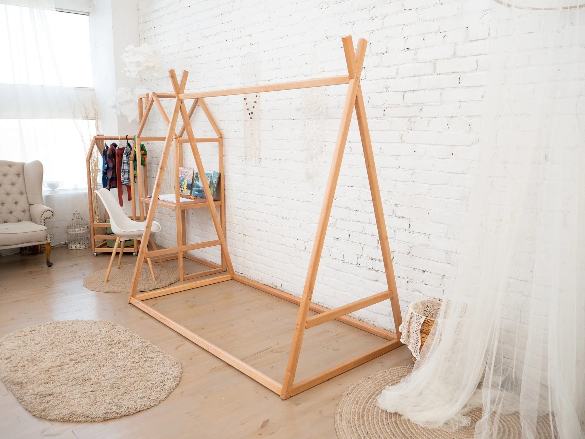 Loolpi Home Bebek Karyolaları ve Küçük Çocuk Yatakları Doğal Ahşap Montessori Kızıldereli Çadırı